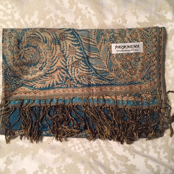 Turquoise Paisley Pashmina - Picture 6 of 6